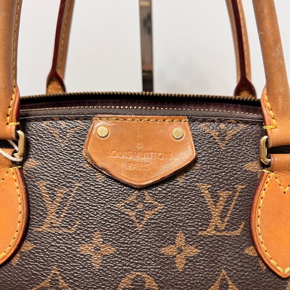 Louis Vuitton Turenne MM - Picture 9 of 16
